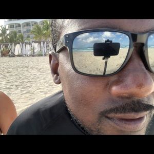 Meet your Posher, Quinton